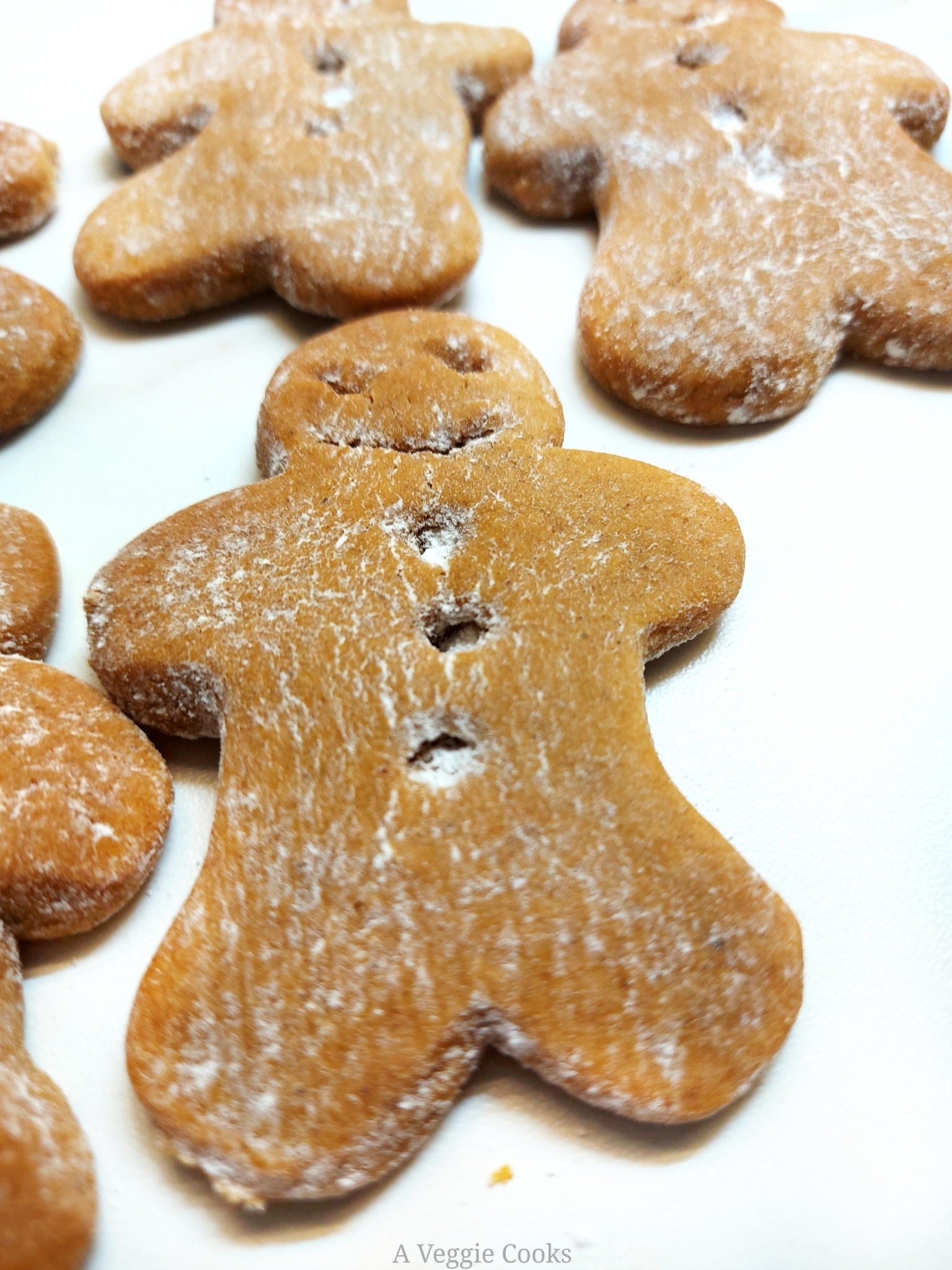 Vegan Gingerbread Cookies - A Veggie Cooks